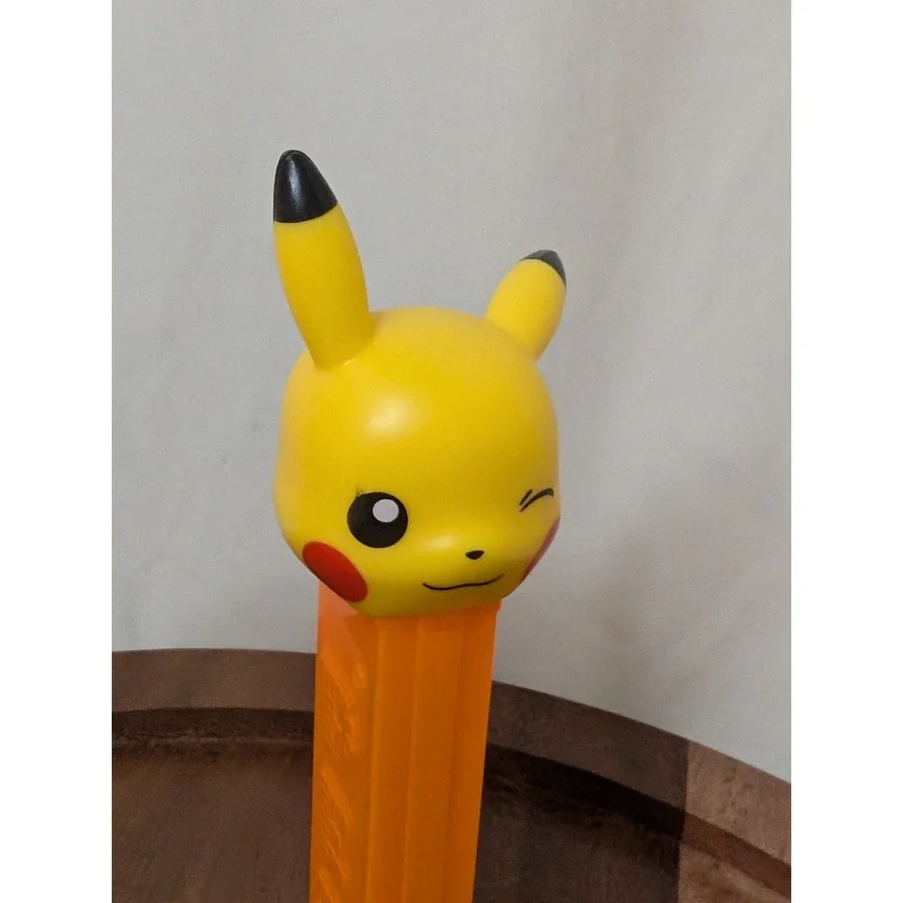 Pez Pikachu And‎ Poke Ball